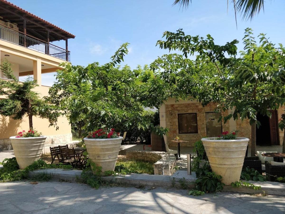 Sivilla Studios Afytos Ngoại thất bức ảnh