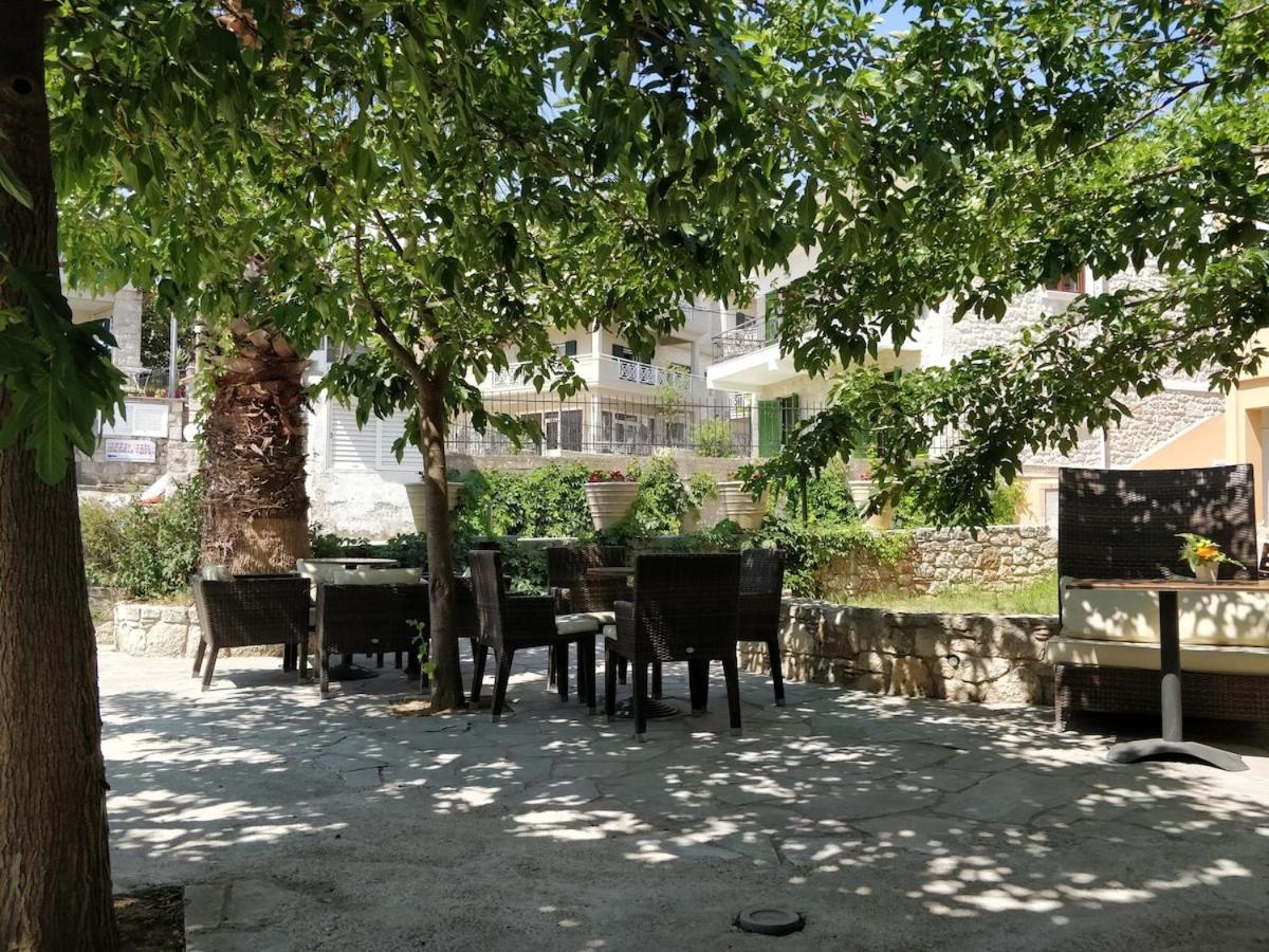 Sivilla Studios Afytos Ngoại thất bức ảnh